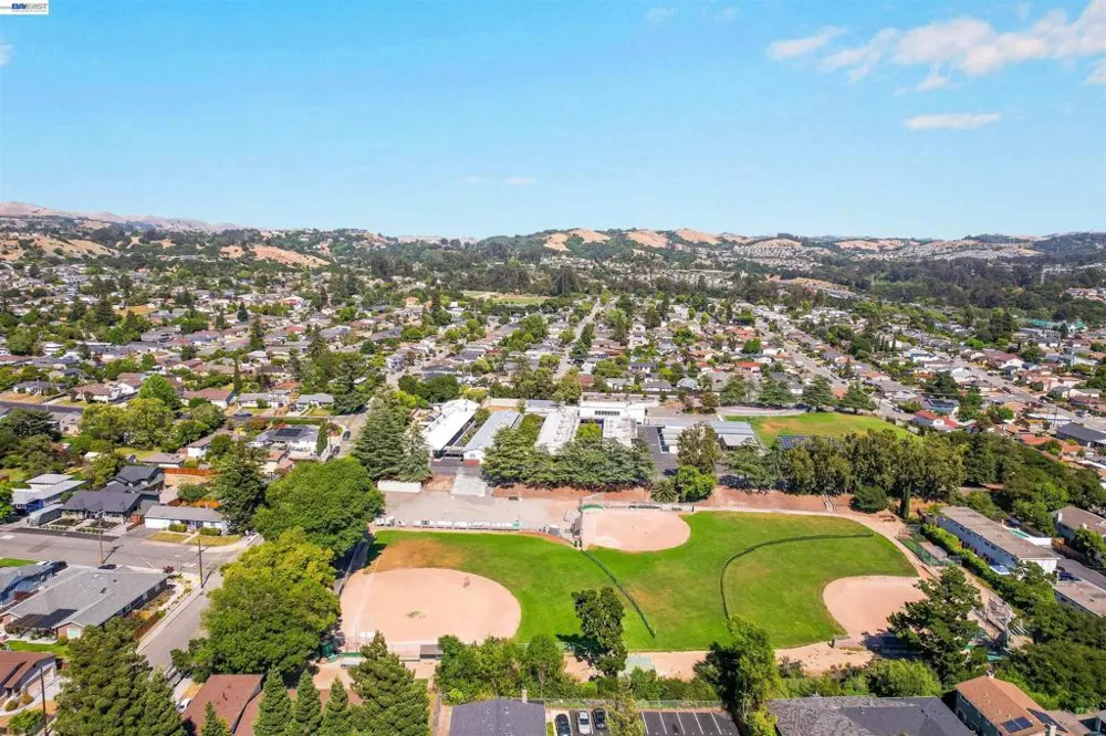 4101 Toddika Ln Castro Valley, CA 94546
