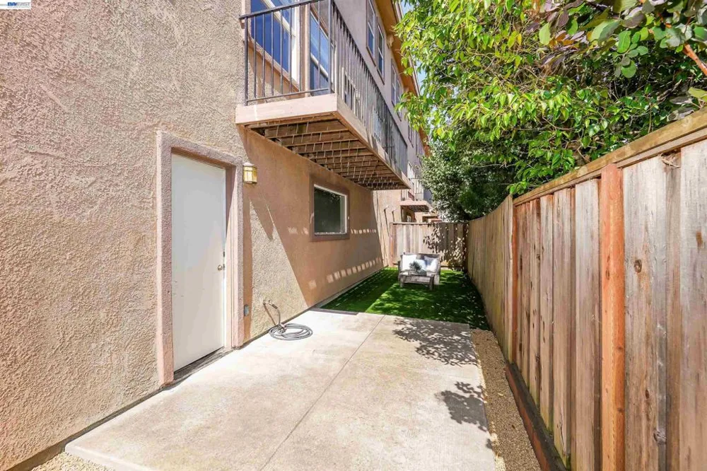 4101 Toddika Ln Castro Valley, CA 94546