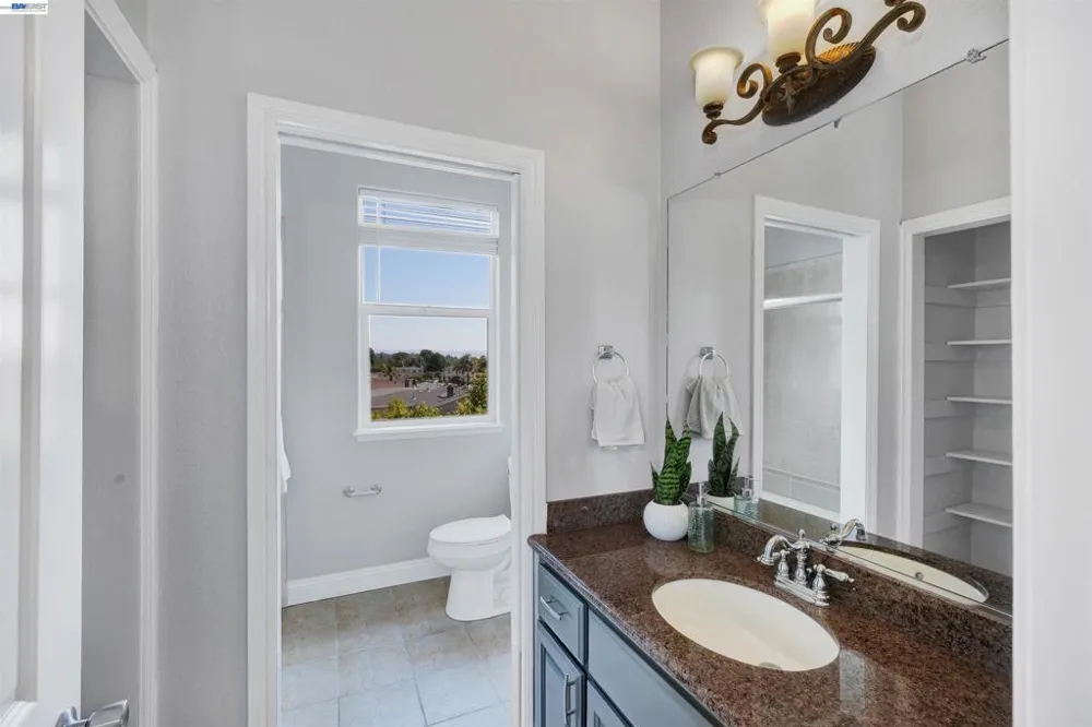 4101 Toddika Ln Castro Valley, CA 94546