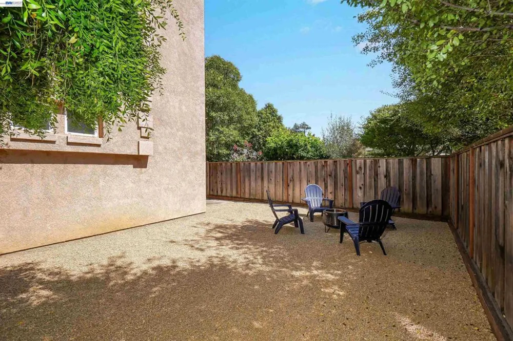 4101 Toddika Ln Castro Valley, CA 94546