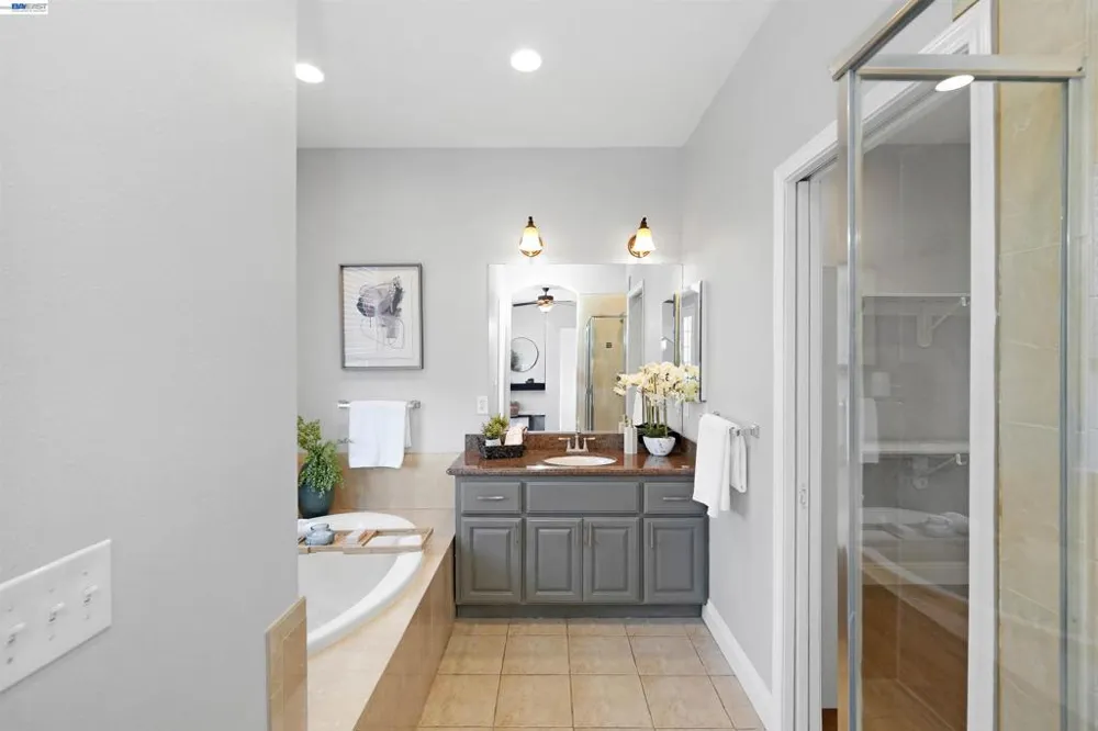 4101 Toddika Ln Castro Valley, CA 94546