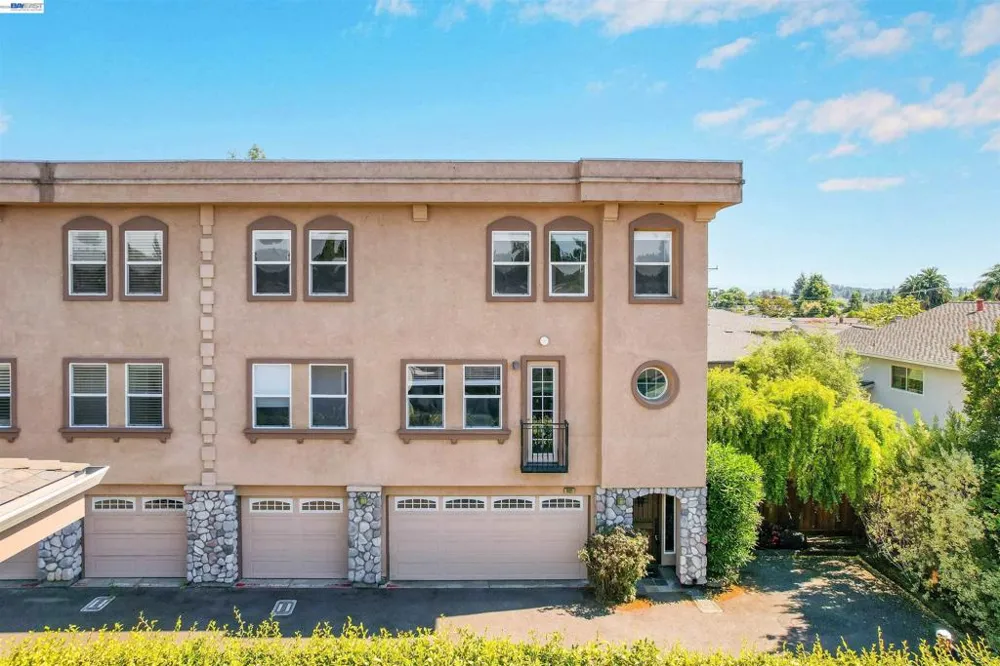 4101 Toddika Ln Castro Valley, CA 94546