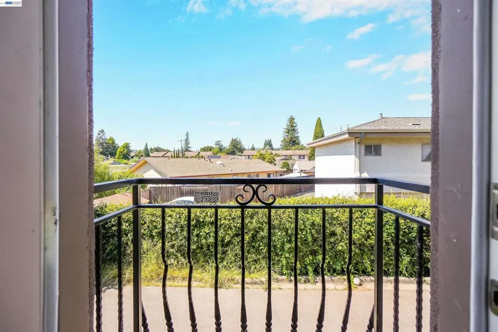 4101 Toddika Ln Castro Valley, CA 94546
