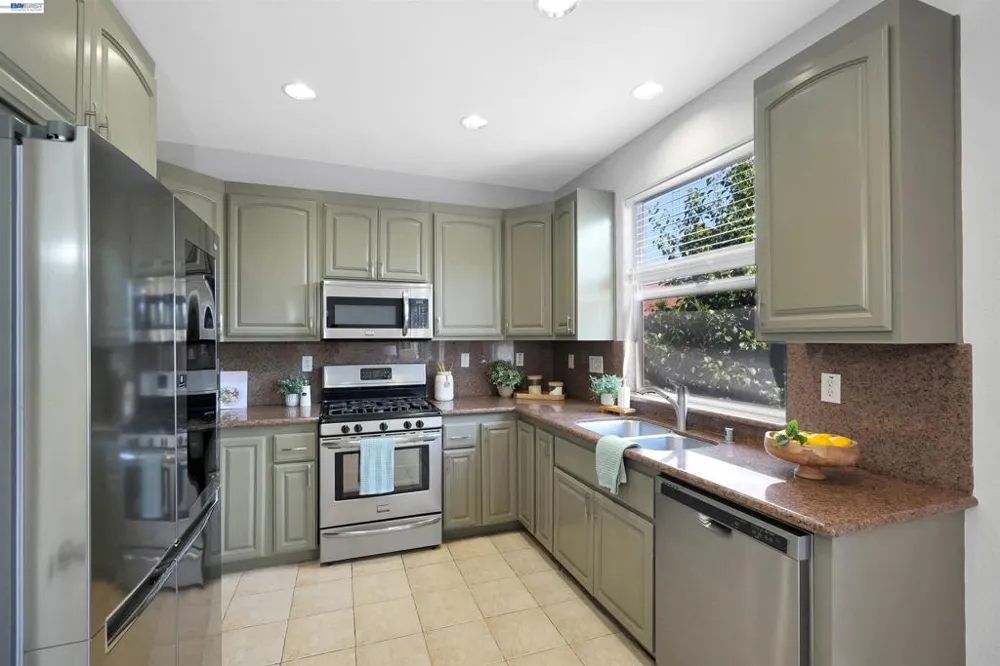 4101 Toddika Ln Castro Valley, CA 94546