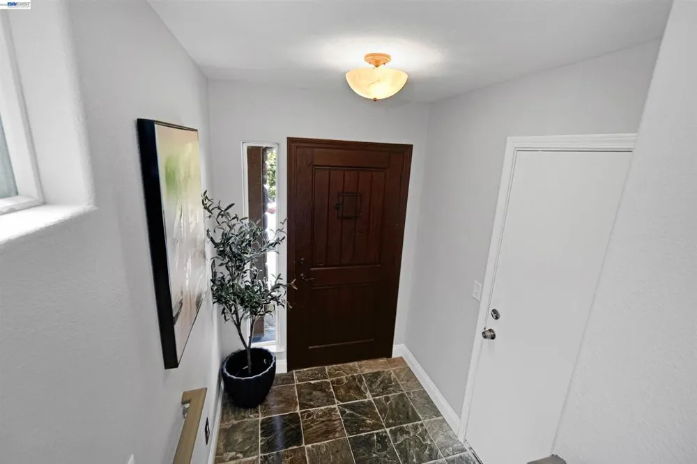 4101 Toddika Ln Castro Valley, CA 94546