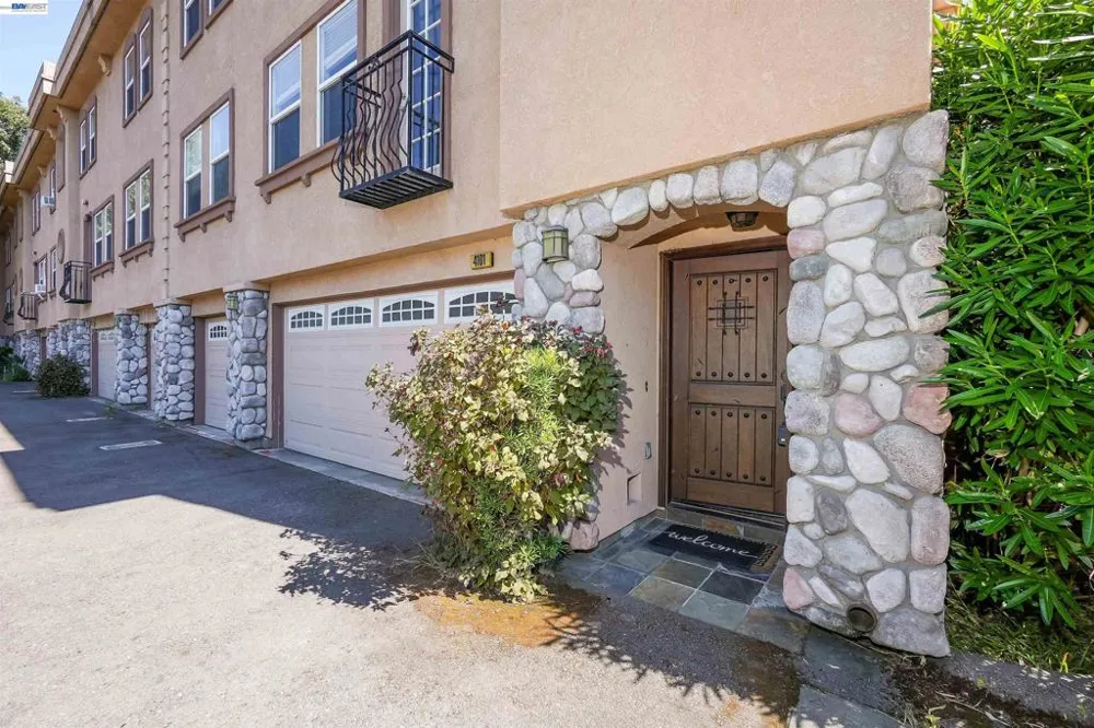 4101 Toddika Ln Castro Valley, CA 94546