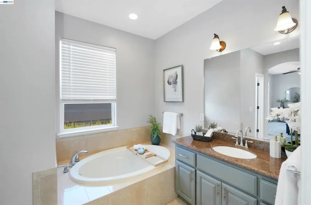 4101 Toddika Ln Castro Valley, CA 94546
