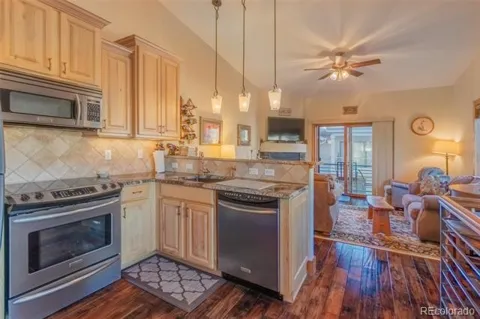 504 Ravenwood Drive #B1