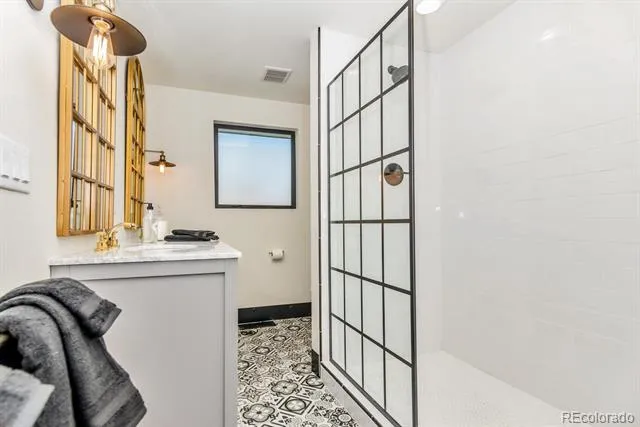 8701 E 11th Avenue Denver, CO 80220