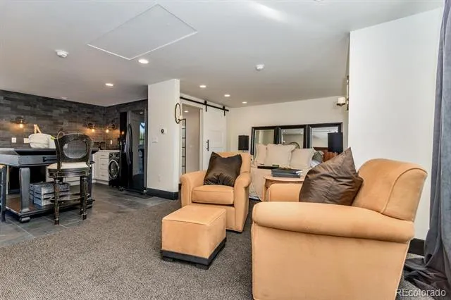 8701 E 11th Avenue Denver, CO 80220