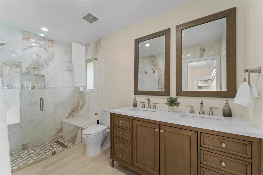 1900 Lakeshore Dr Weston, FL 33326