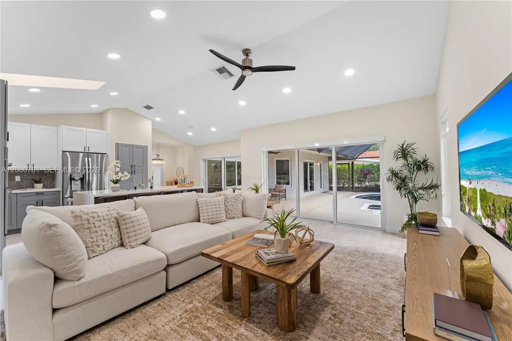 1900 Lakeshore Dr Weston, FL 33326