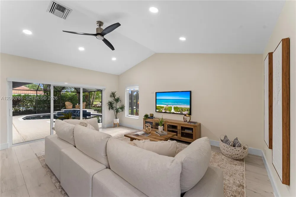 1900 Lakeshore Dr Weston, FL 33326