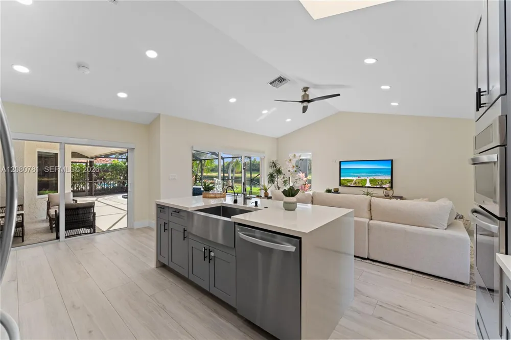 1900 Lakeshore Dr Weston, FL 33326