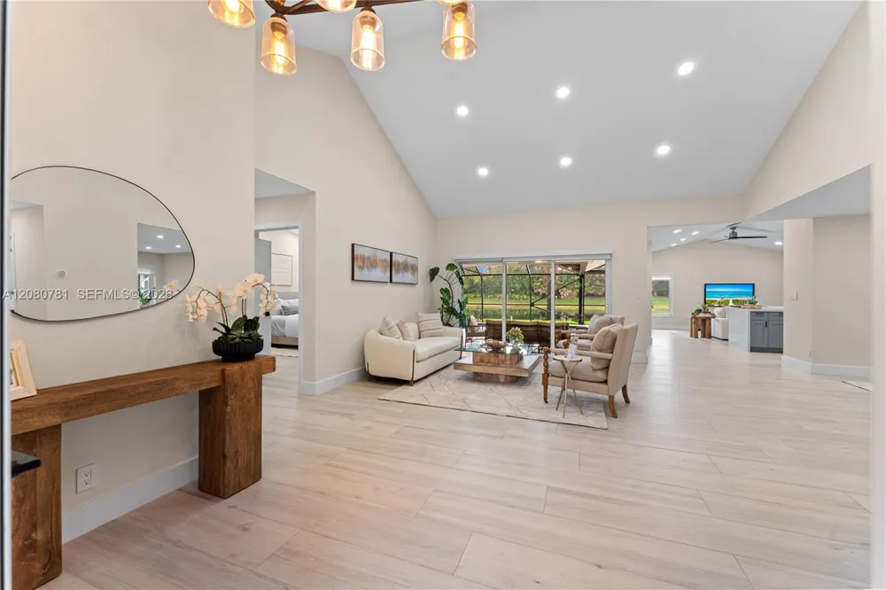 1900 Lakeshore Dr Weston, FL 33326