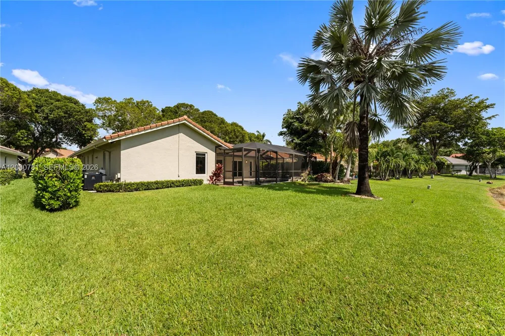 1900 Lakeshore Dr Weston, FL 33326