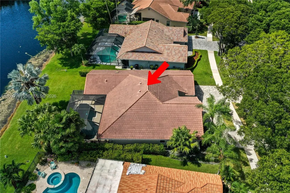 1900 Lakeshore Dr Weston, FL 33326