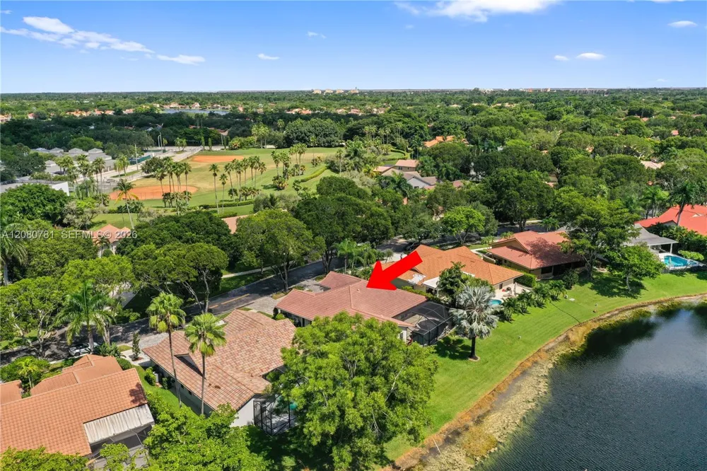 1900 Lakeshore Dr Weston, FL 33326