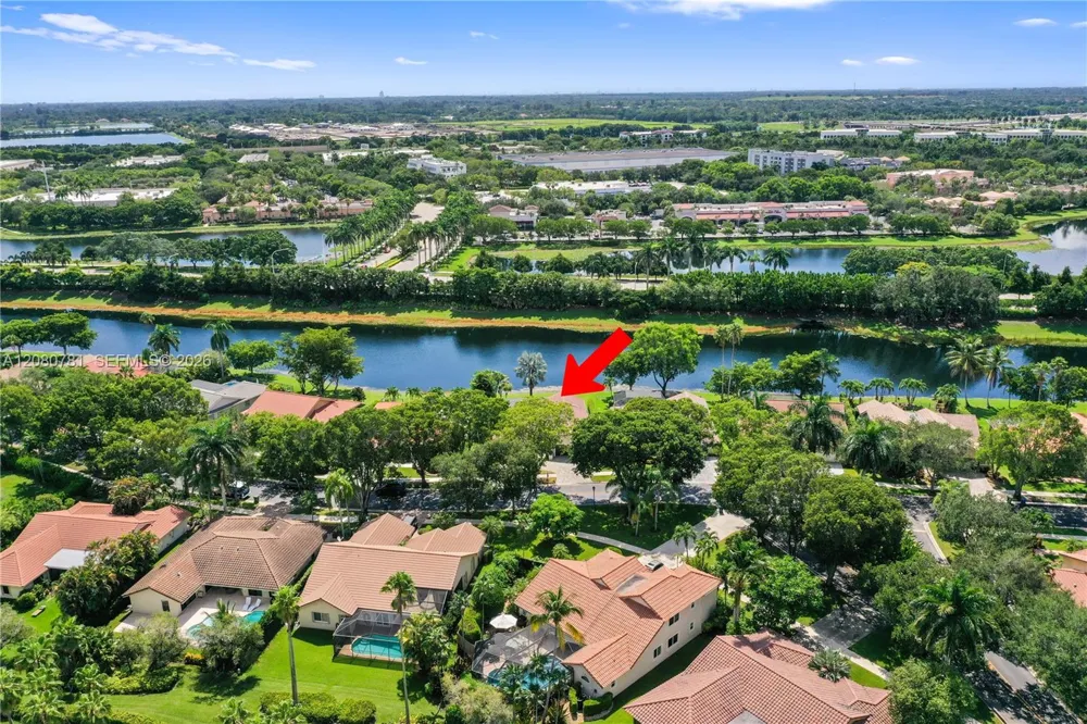 1900 Lakeshore Dr Weston, FL 33326