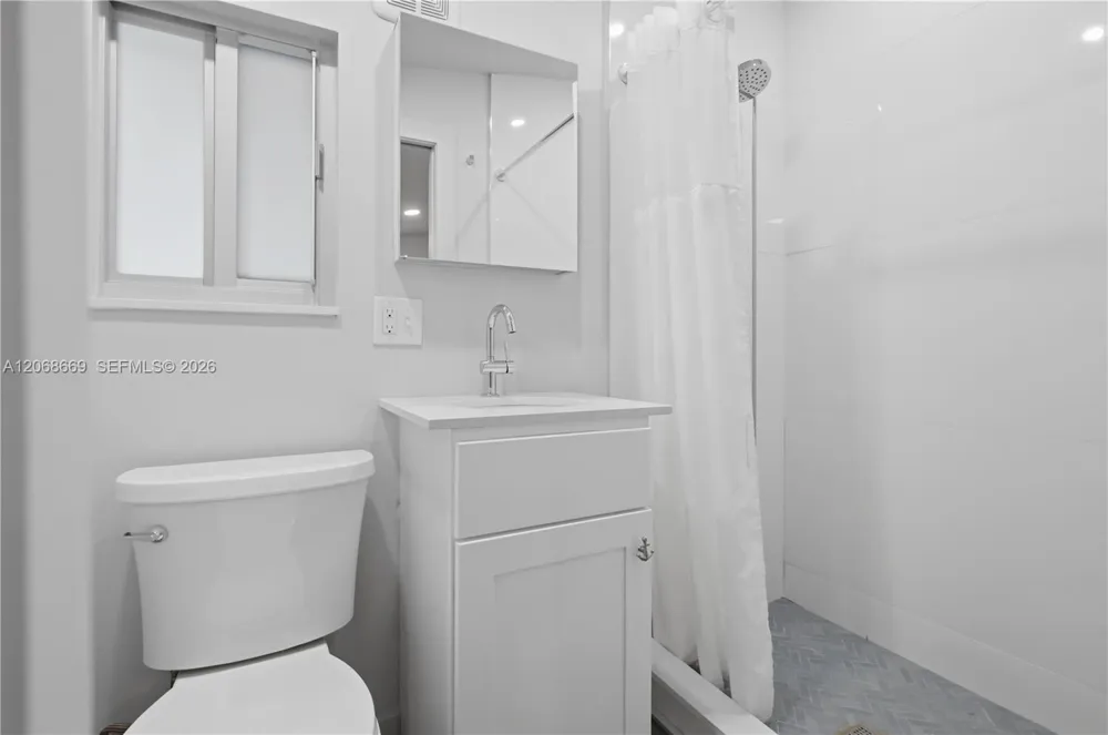 331 Delaware Ave Fort Lauderdale, FL 33312
