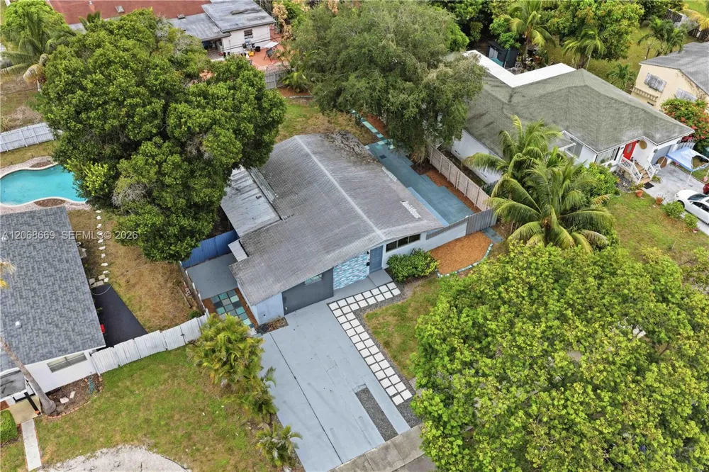 331 Delaware Ave Fort Lauderdale, FL 33312