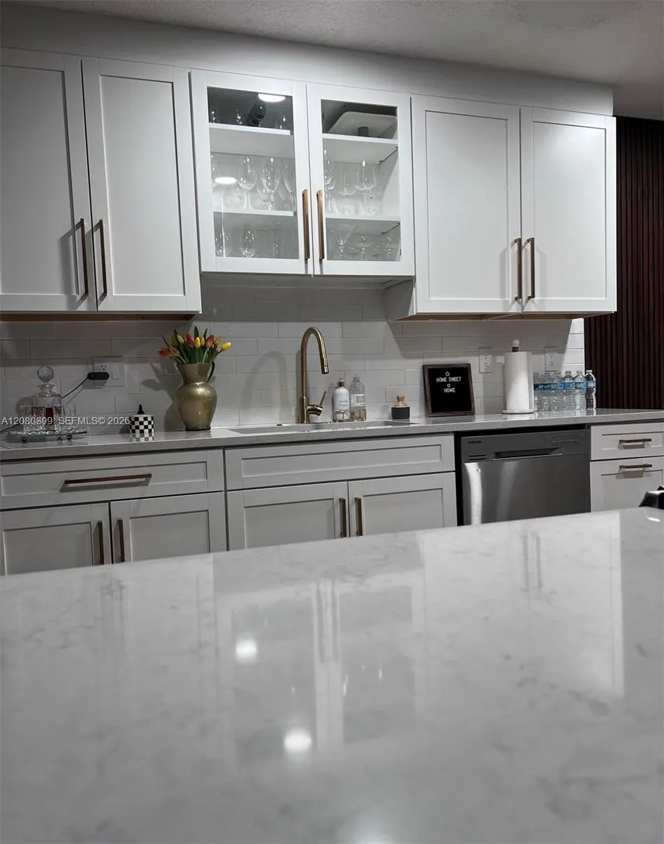 9416 NW 72nd Ct Tamarac, FL 33321
