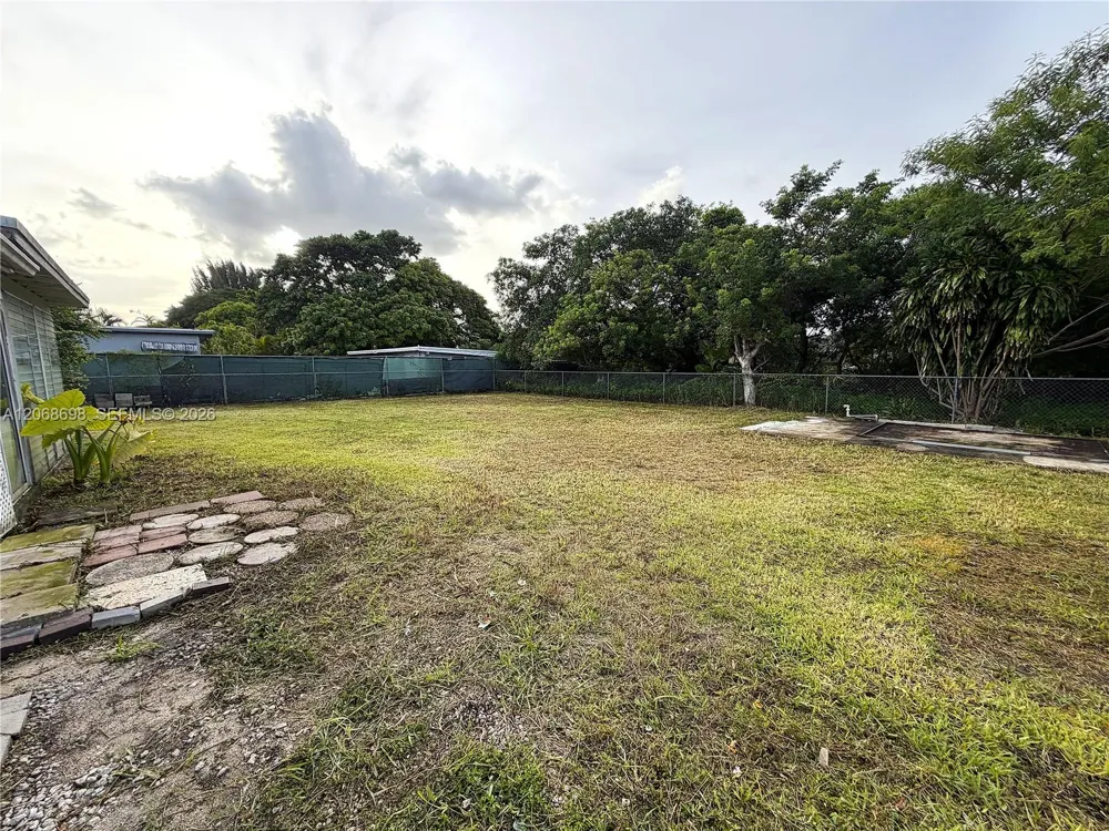 11935 SW 37th St Miami, FL 33175