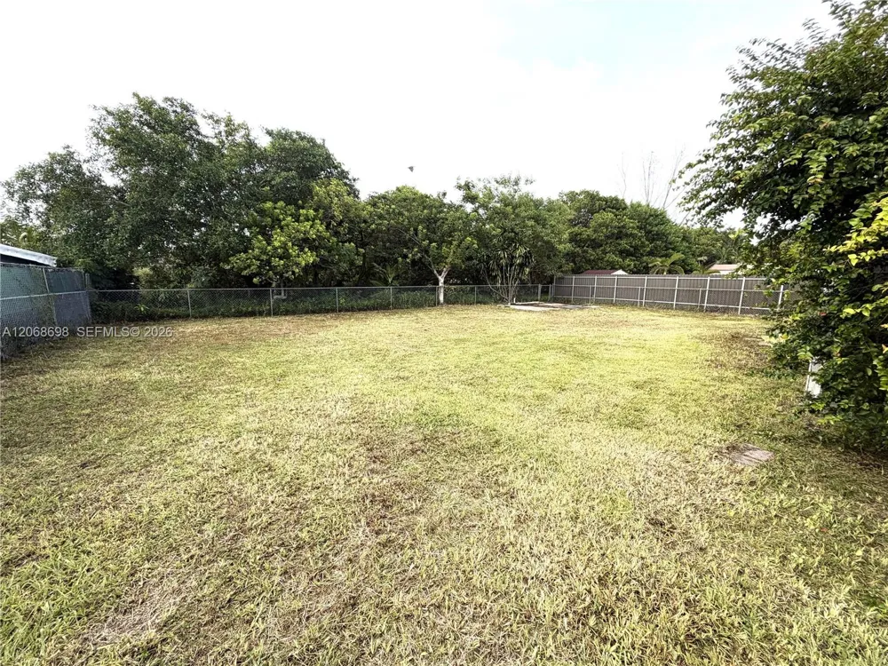11935 SW 37th St Miami, FL 33175