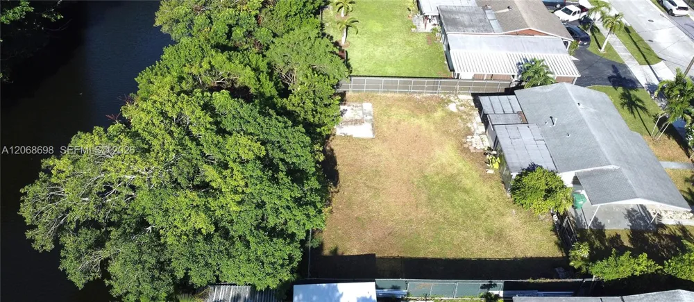 11935 SW 37th St Miami, FL 33175