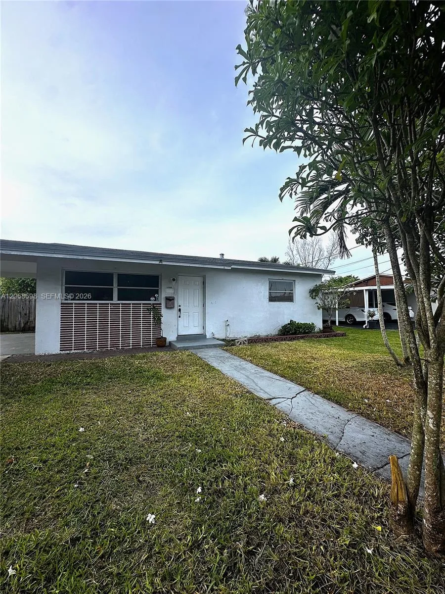 11935 SW 37th St Miami, FL 33175