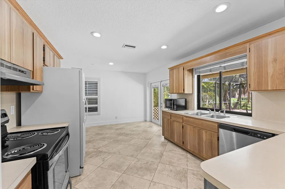 11580 NW 20TH DRIVE NW Coral Springs, FL 33071