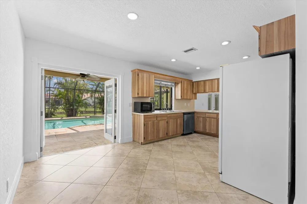 11580 NW 20TH DRIVE NW Coral Springs, FL 33071