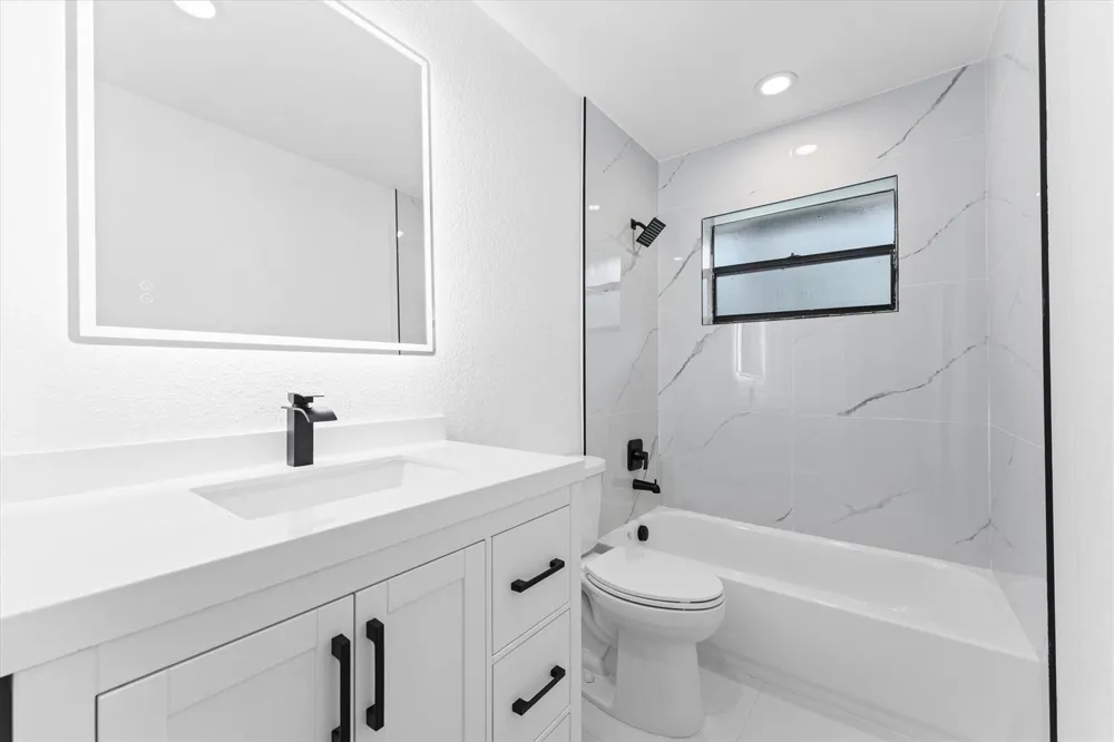 11580 NW 20TH DRIVE NW Coral Springs, FL 33071
