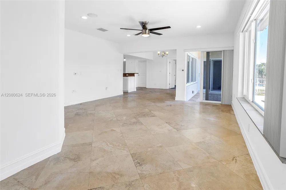2273 SE 14th St Pompano Beach, FL 33062