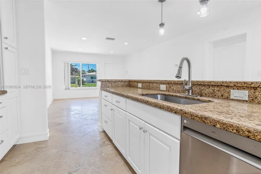 2273 SE 14th St Pompano Beach, FL 33062