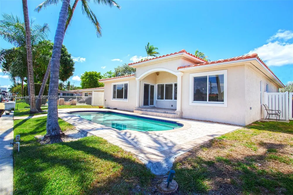 2273 SE 14th St Pompano Beach, FL 33062