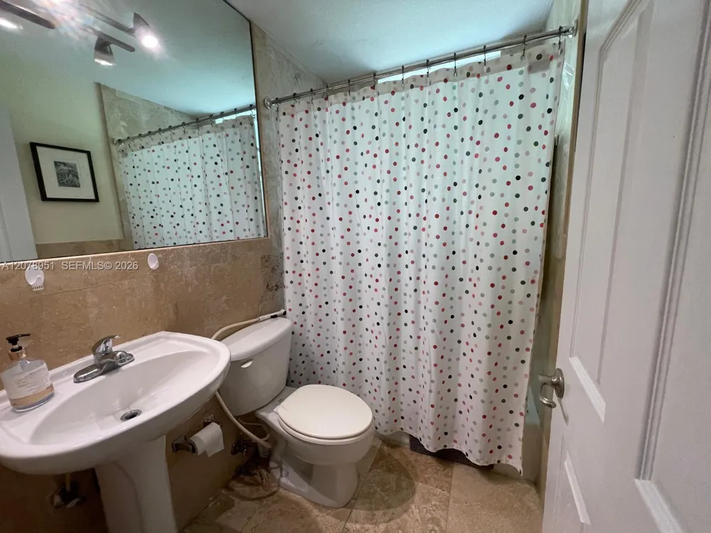 436 NE 77th St Rd #6 Miami, FL 33138