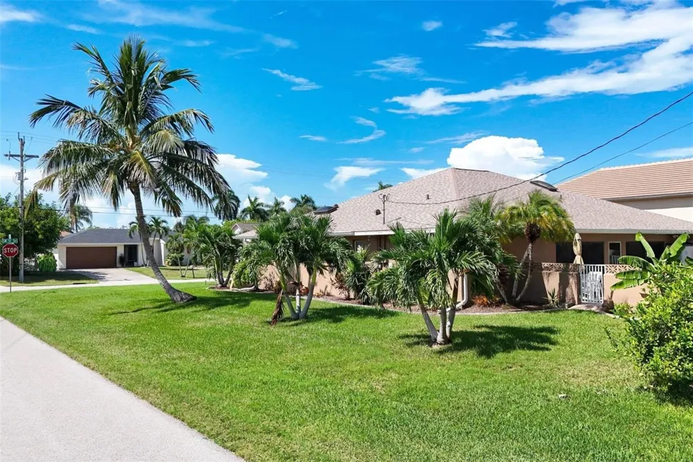 901 SW 51ST TERRACE Cape Coral, FL 33914