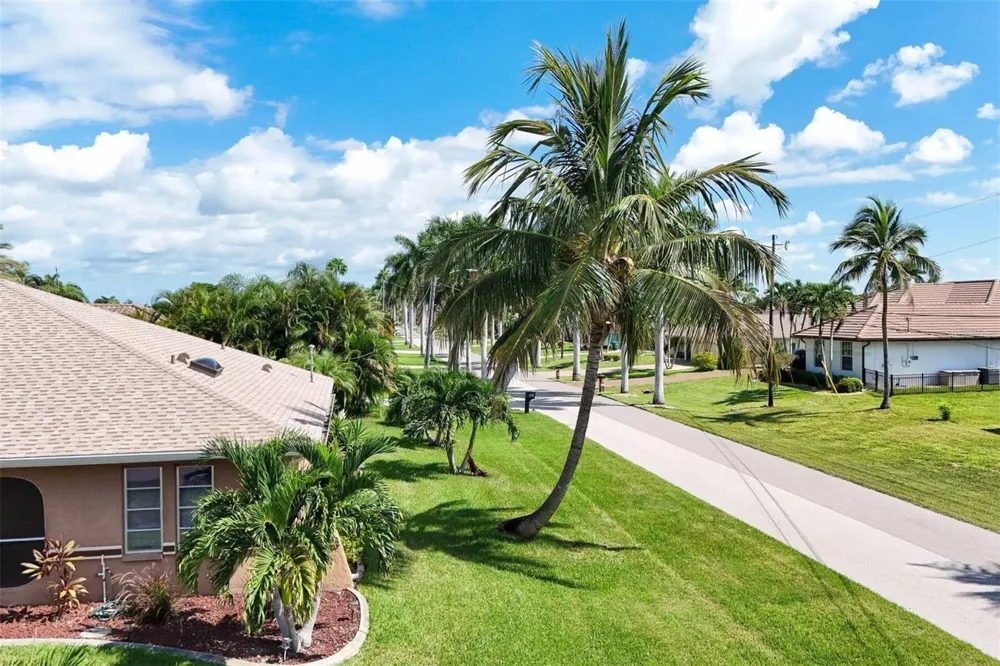 901 SW 51ST TERRACE Cape Coral, FL 33914