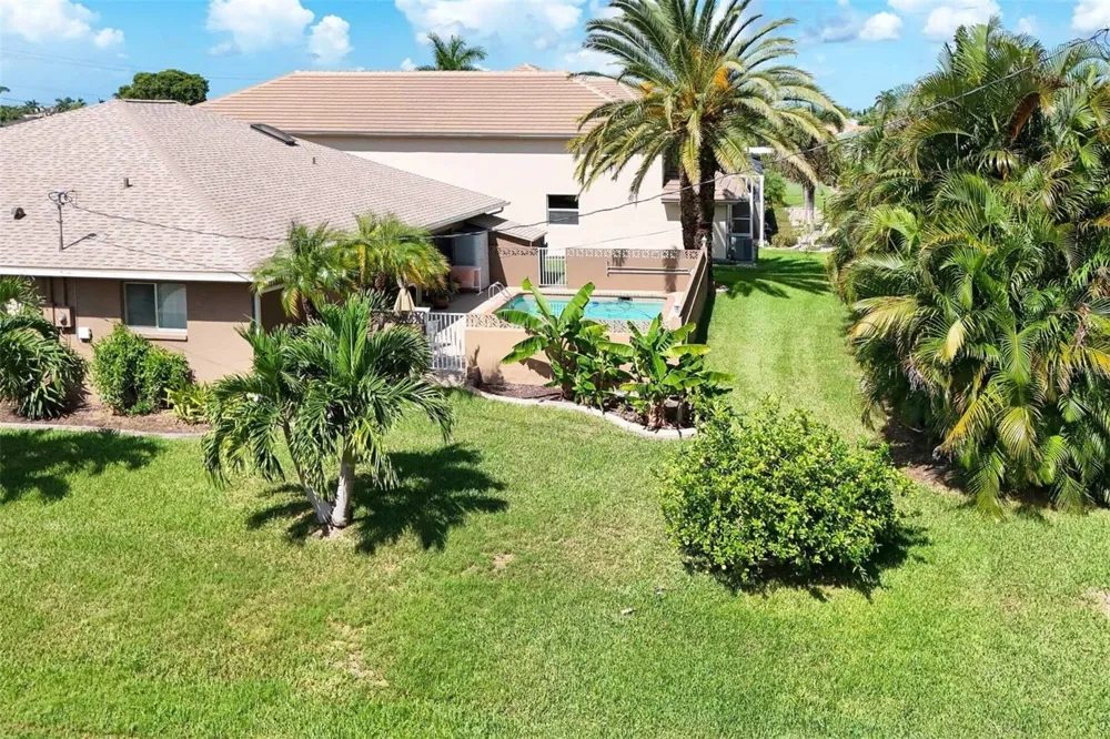 901 SW 51ST TERRACE Cape Coral, FL 33914