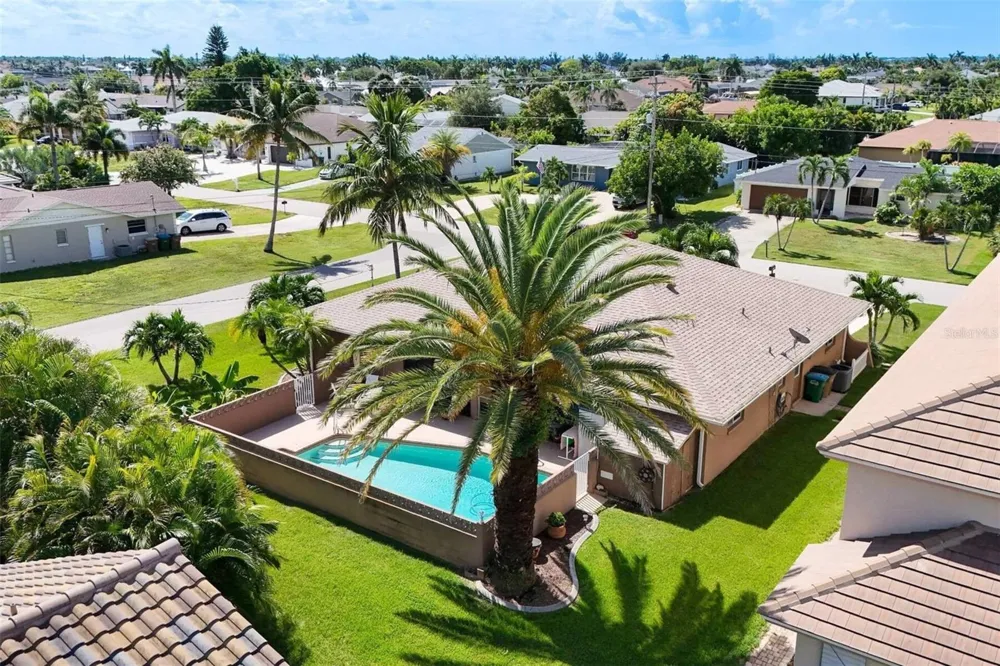 901 SW 51ST TERRACE Cape Coral, FL 33914