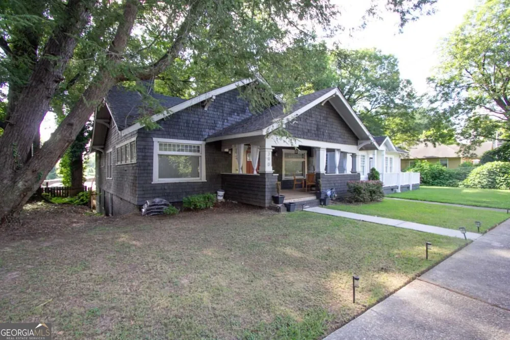 390 Holderness ST SW Atlanta, GA 30310