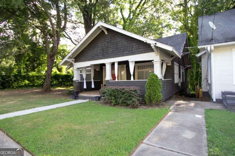 390 Holderness ST SW Atlanta, GA 30310