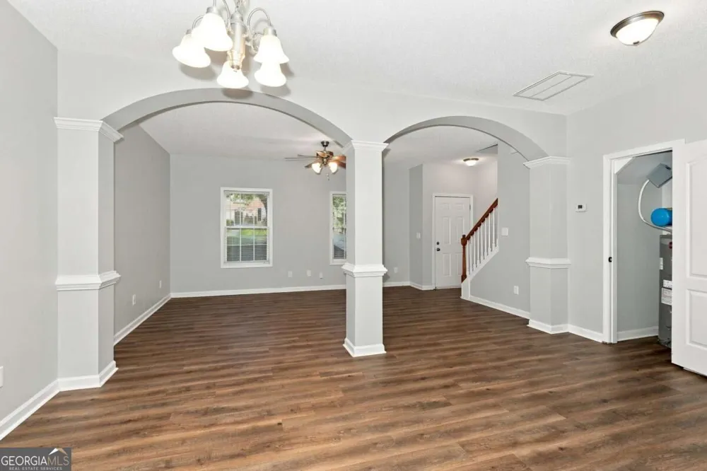 8648 Thomas LN Riverdale, GA 30274