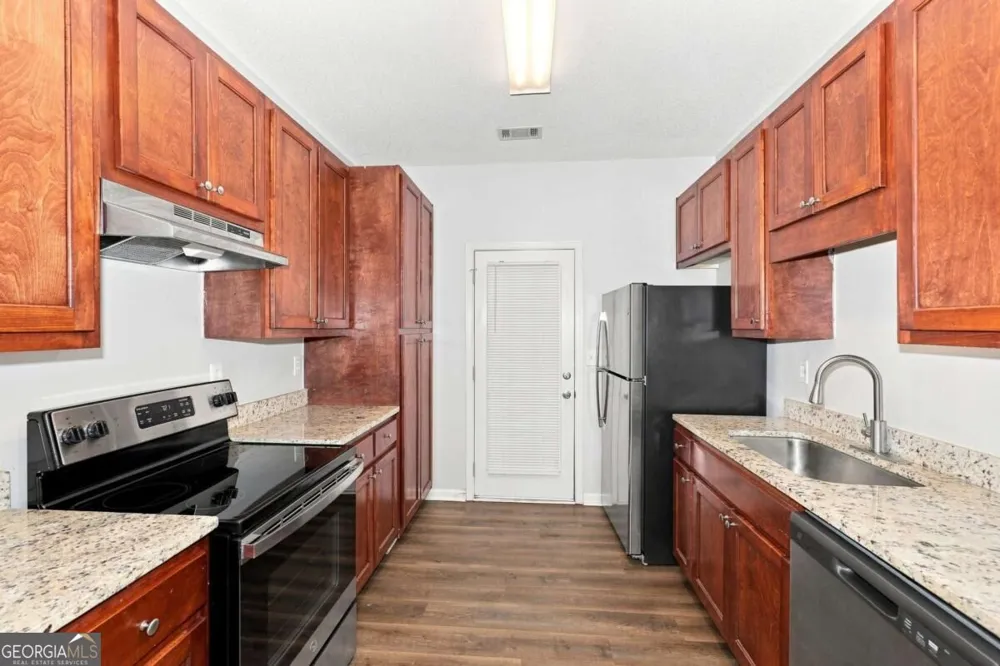 8648 Thomas LN Riverdale, GA 30274