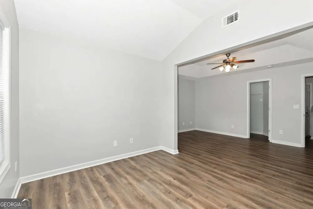 8648 Thomas LN Riverdale, GA 30274