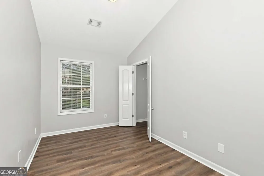 8648 Thomas LN Riverdale, GA 30274
