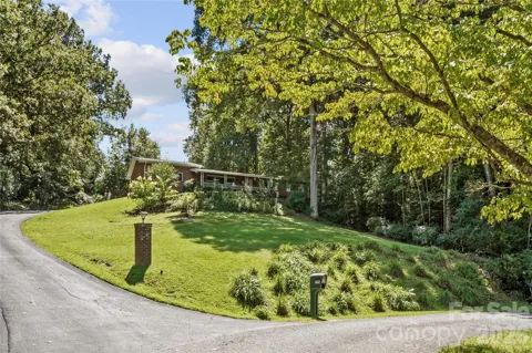 106 Holly Lane