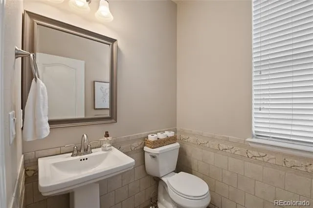 5563 S Elk Court Aurora, CO 80016