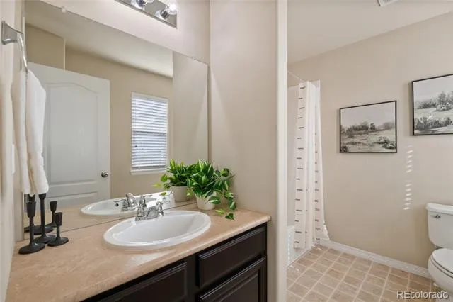 5563 S Elk Court Aurora, CO 80016